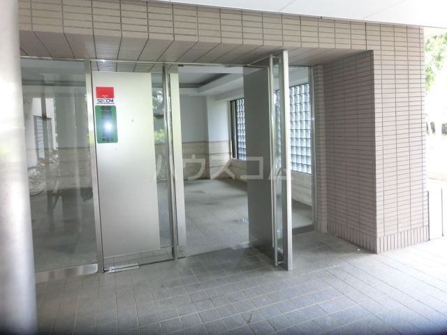 17/27 エントランス