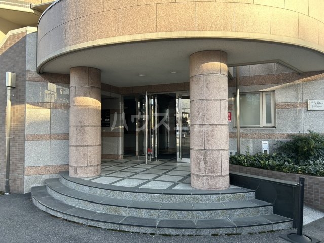 22/30 エントランス