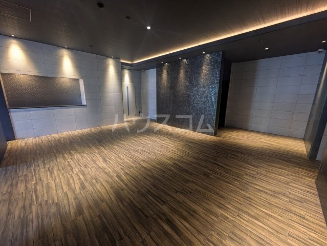 22/26 エントランス