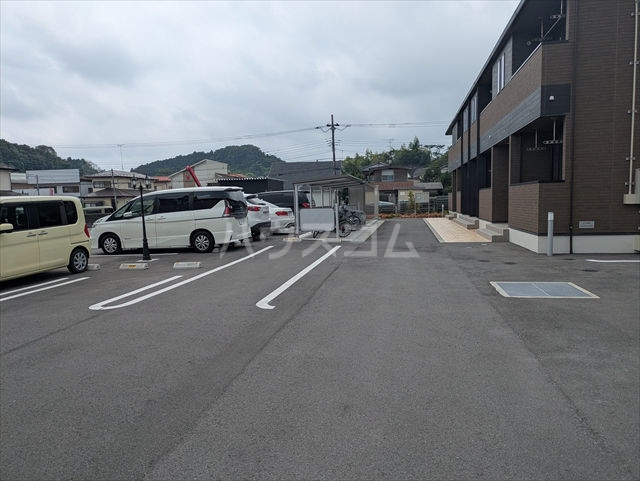 25/30 駐車場