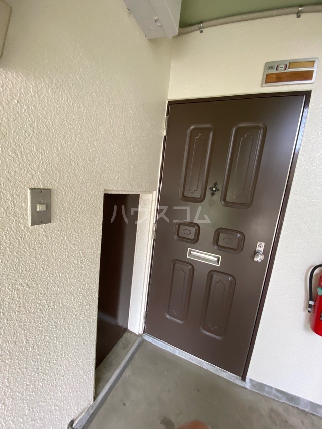 22/30 エントランス