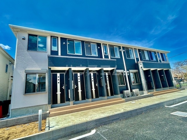 23/27 エントランス