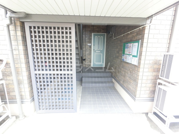 13/17 エントランス