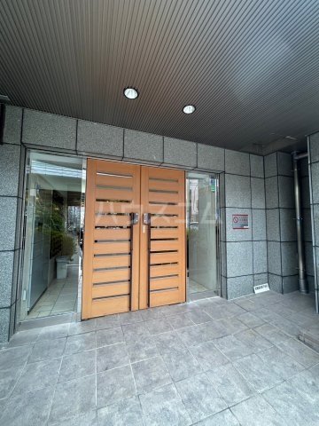 25/30 エントランス