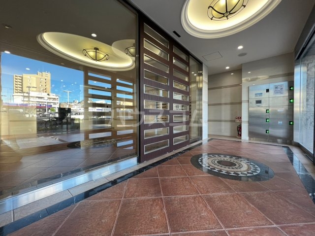 14/19 エントランス