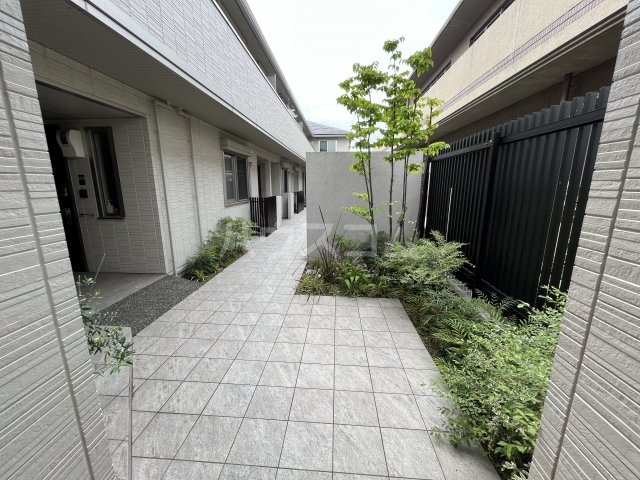 20/30 エントランス