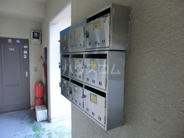 24/30 エントランス