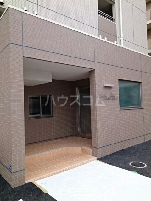 20/30 エントランス
