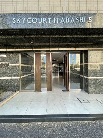 25/30 エントランス