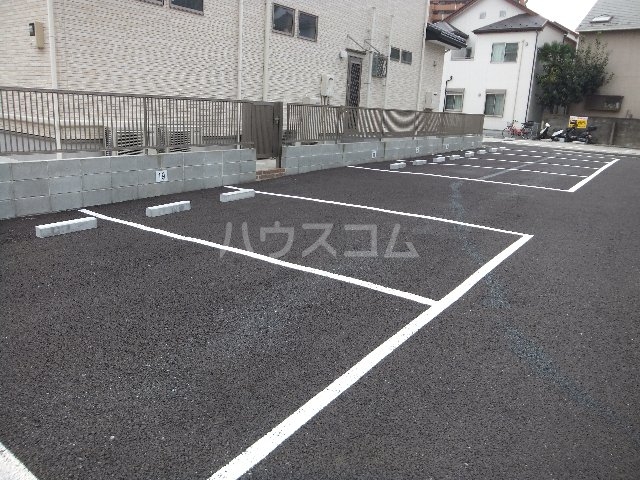 17/25 駐車場