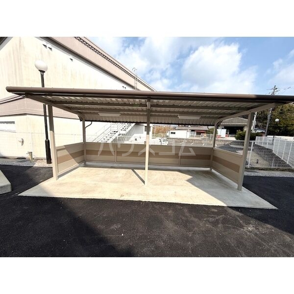 2/4 駐車場