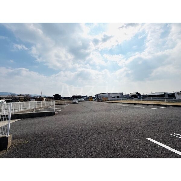 3/4 駐車場