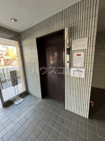 3/7 エントランス