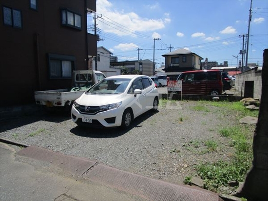 2/7 駐車場