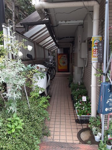 16/25 エントランス