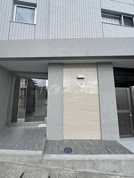 16/26 エントランス