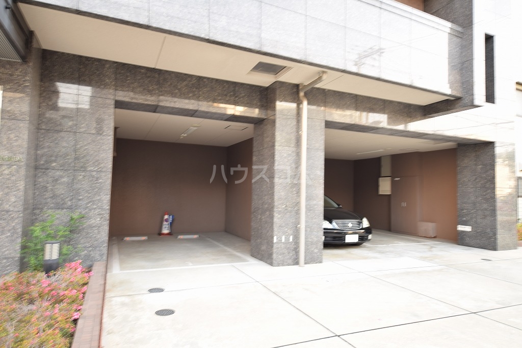 25/30 エントランス