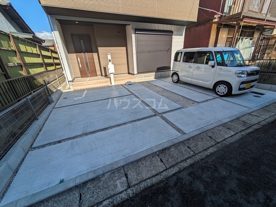 2/4 駐車場