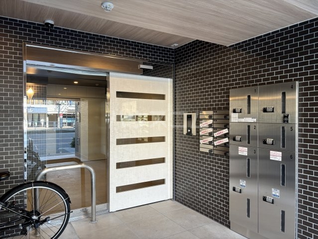 28/30 エントランス