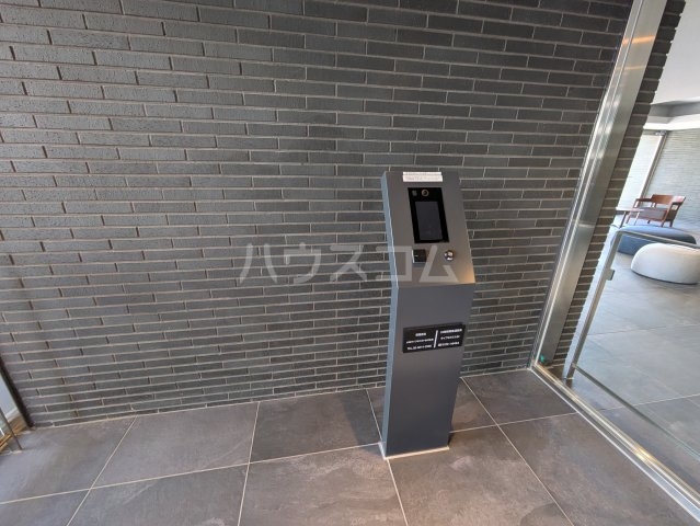 19/25 エントランス