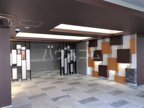 24/30 エントランス