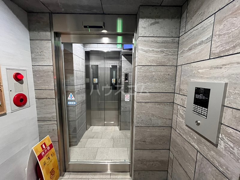 15/17 エントランス