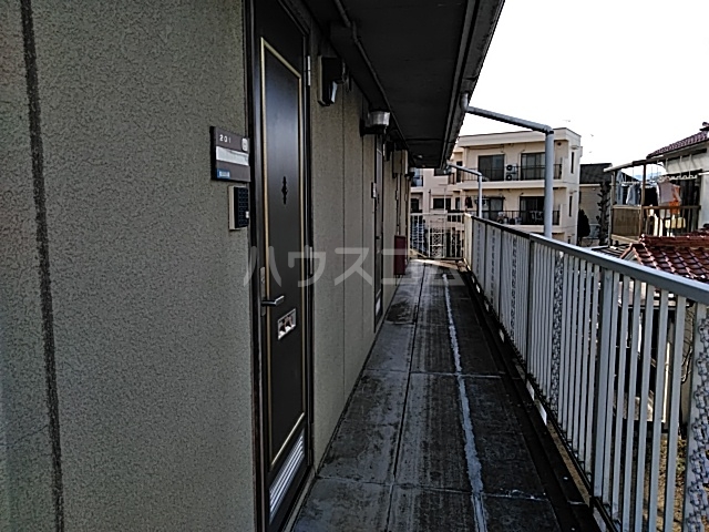 24/30 エントランス