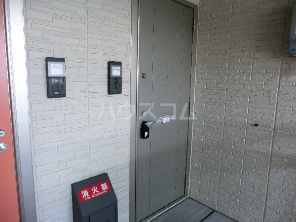 24/30 エントランス