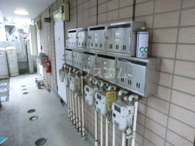 21/30 エントランス