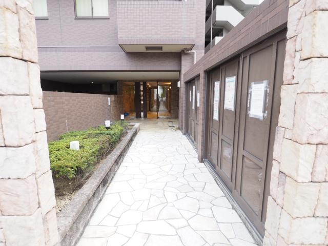 22/29 エントランス