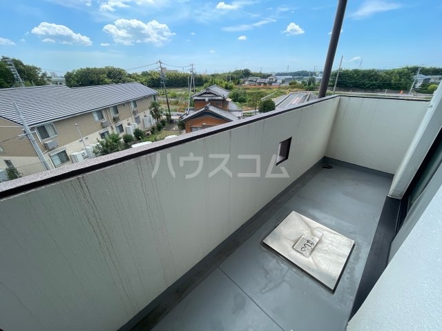 23/30 バルコニー