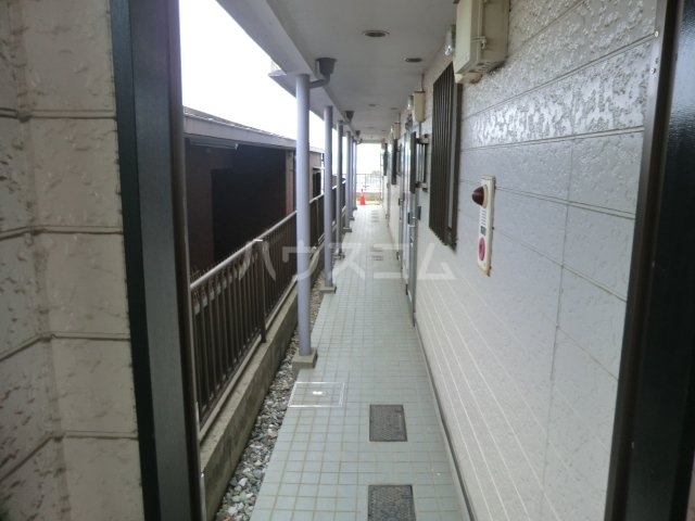 17/27 エントランス