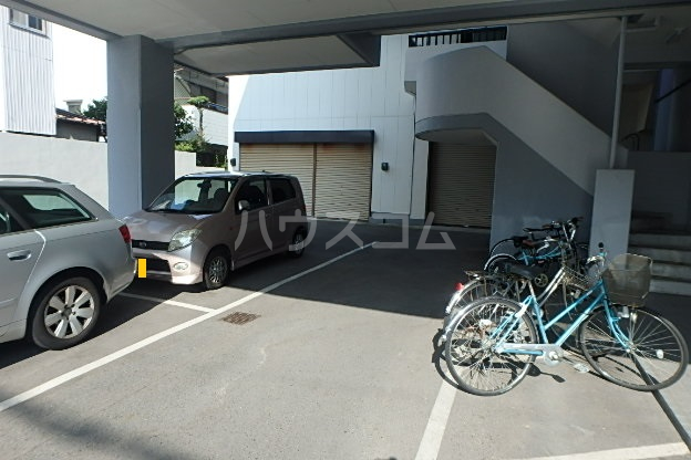 21/29 駐車場