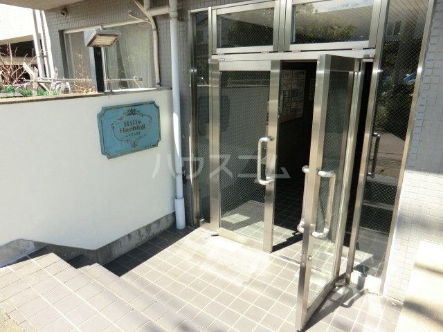 24/30 エントランス