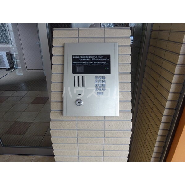 16/25 エントランス