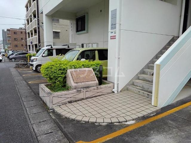 13/17 エントランス