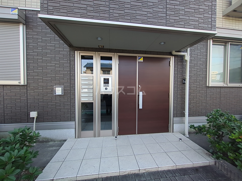 20/27 エントランス