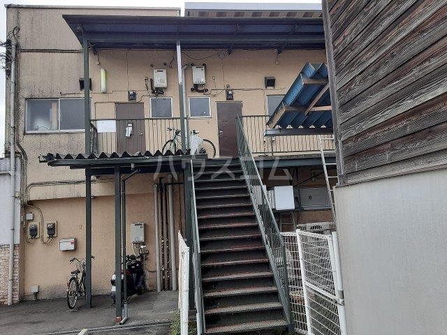 22/25 エントランス