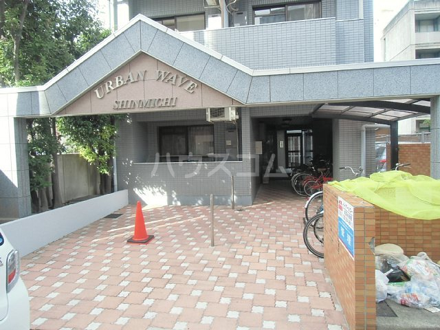 19/27 エントランス