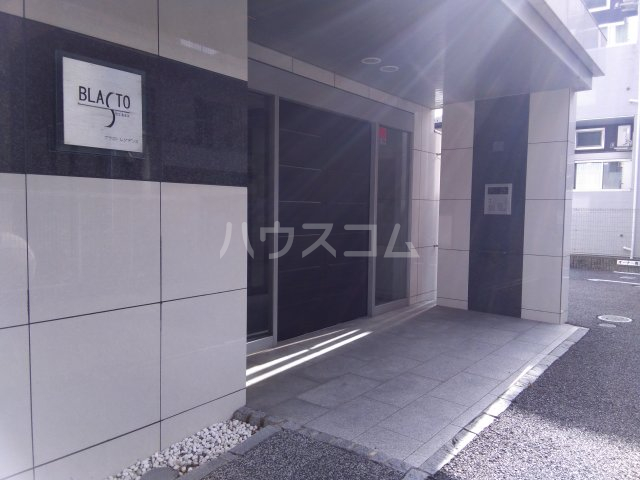 24/30 エントランス