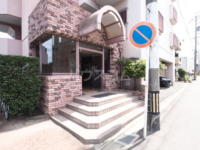 21/29 エントランス