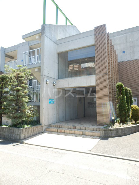 21/30 エントランス