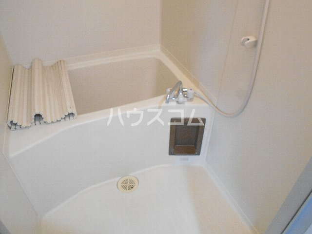 13/30 浴室