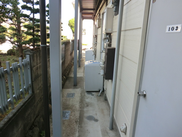 19/30 エントランス