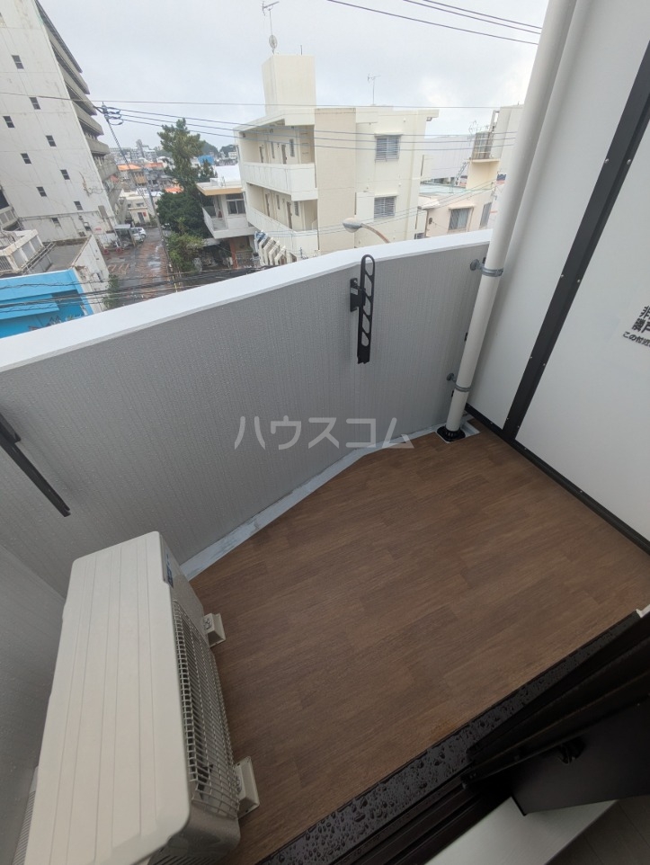 13/23 バルコニー