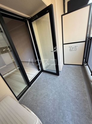 20/27 バルコニー