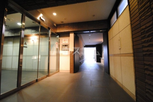 21/28 エントランス