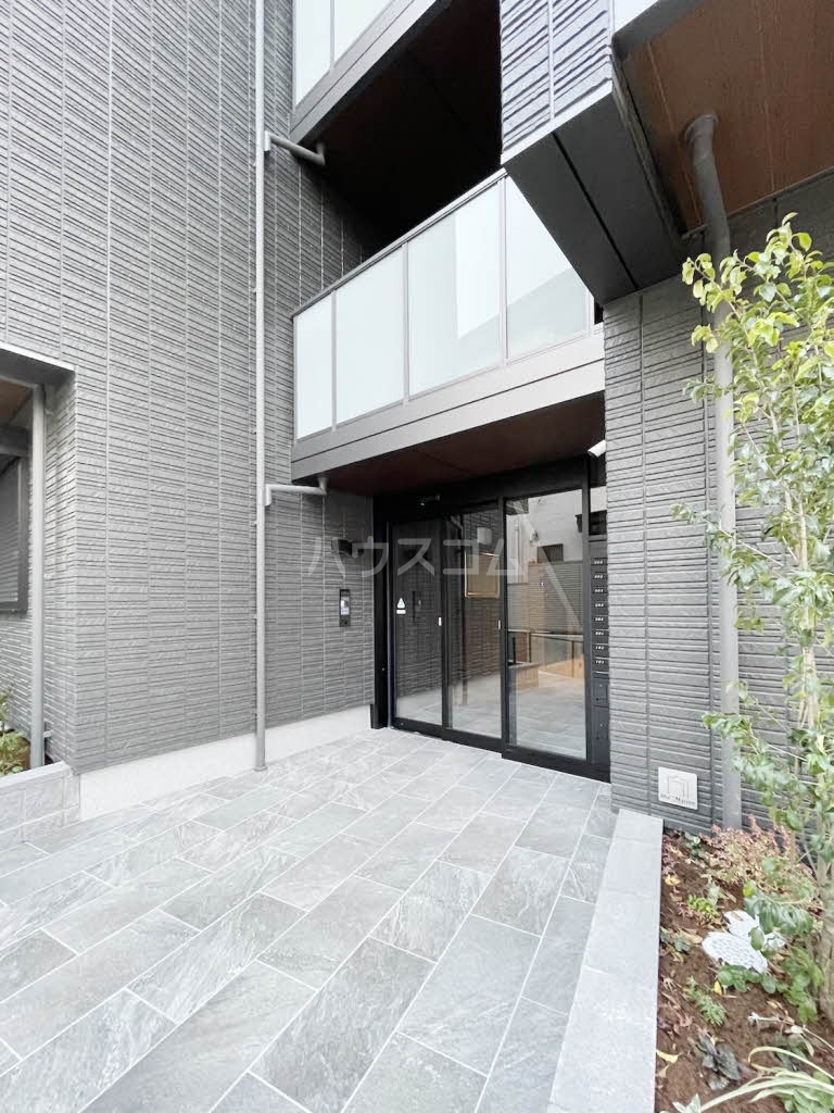 16/21 エントランス