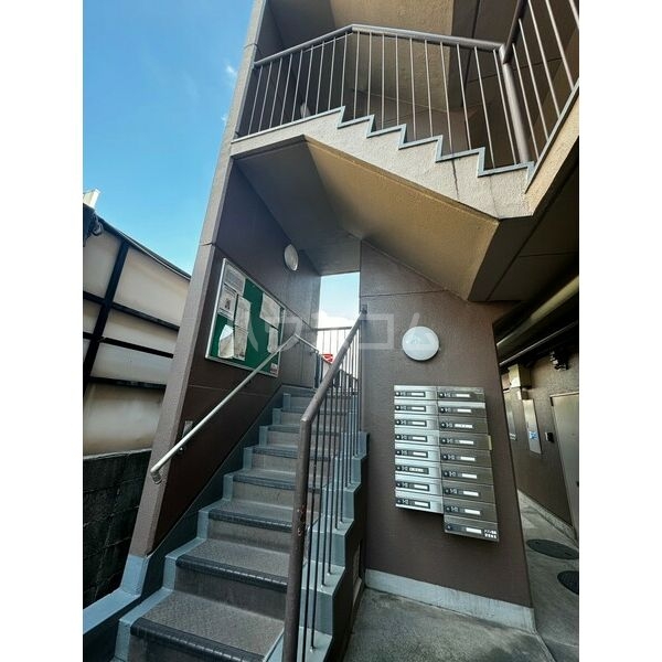 14/22 エントランス