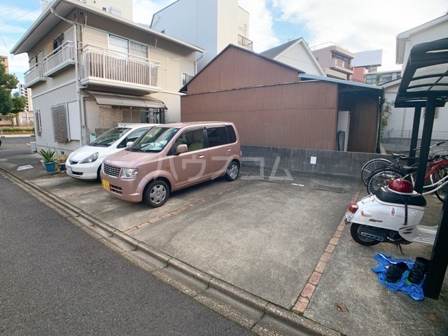 26/30 駐車場